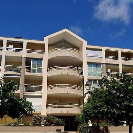 Appartement 2 Pieces Avec Une Grande Terrasse, 3 Etoiles, Wifi, Box Pour Vehicule Et Velos Les Sables-d'Olonne Ngoại thất bức ảnh