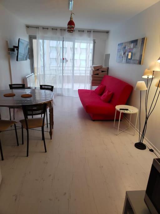 Appartement 2 Pieces Avec Une Grande Terrasse, 3 Etoiles, Wifi, Box Pour Vehicule Et Velos Les Sables-d'Olonne Ngoại thất bức ảnh