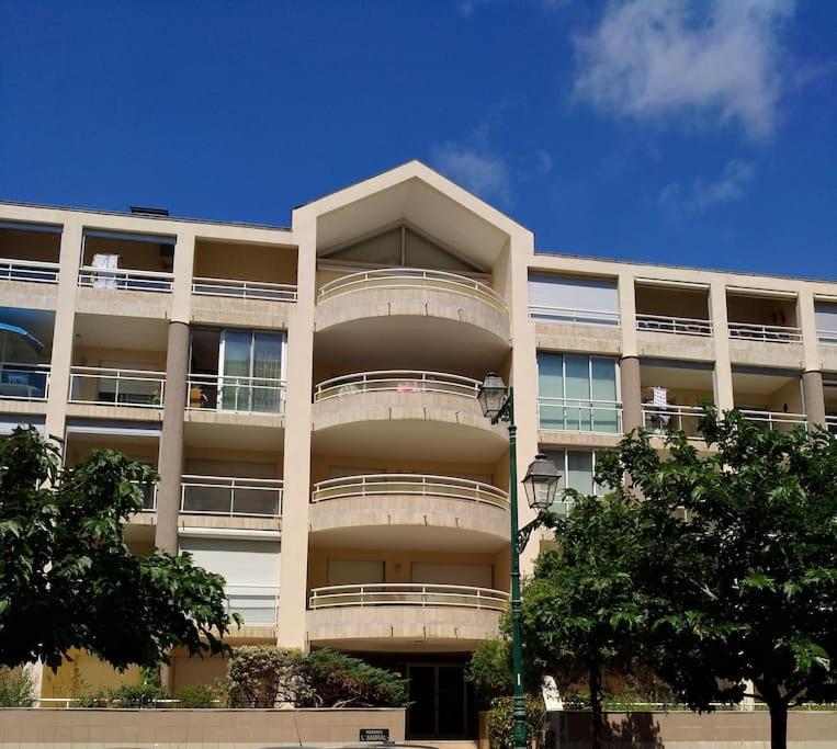 Appartement 2 Pieces Avec Une Grande Terrasse, 3 Etoiles, Wifi, Box Pour Vehicule Et Velos Les Sables-d'Olonne Ngoại thất bức ảnh