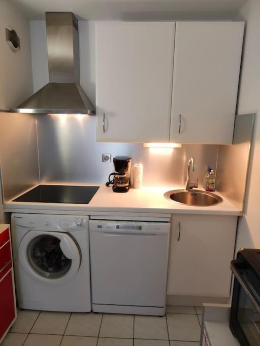 Appartement 2 Pieces Avec Une Grande Terrasse, 3 Etoiles, Wifi, Box Pour Vehicule Et Velos Les Sables-d'Olonne Ngoại thất bức ảnh