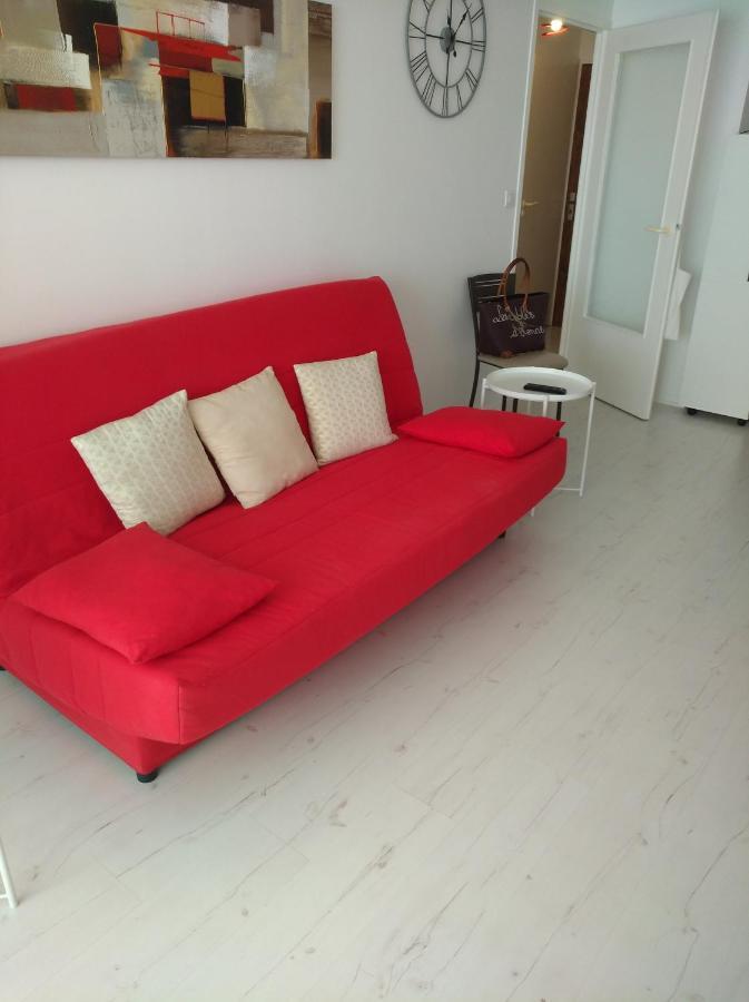 Appartement 2 Pieces Avec Une Grande Terrasse, 3 Etoiles, Wifi, Box Pour Vehicule Et Velos Les Sables-d'Olonne Ngoại thất bức ảnh
