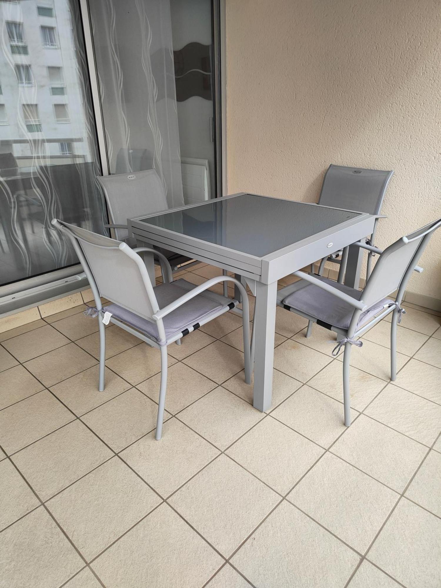 Appartement 2 Pieces Avec Une Grande Terrasse, 3 Etoiles, Wifi, Box Pour Vehicule Et Velos Les Sables-d'Olonne Ngoại thất bức ảnh