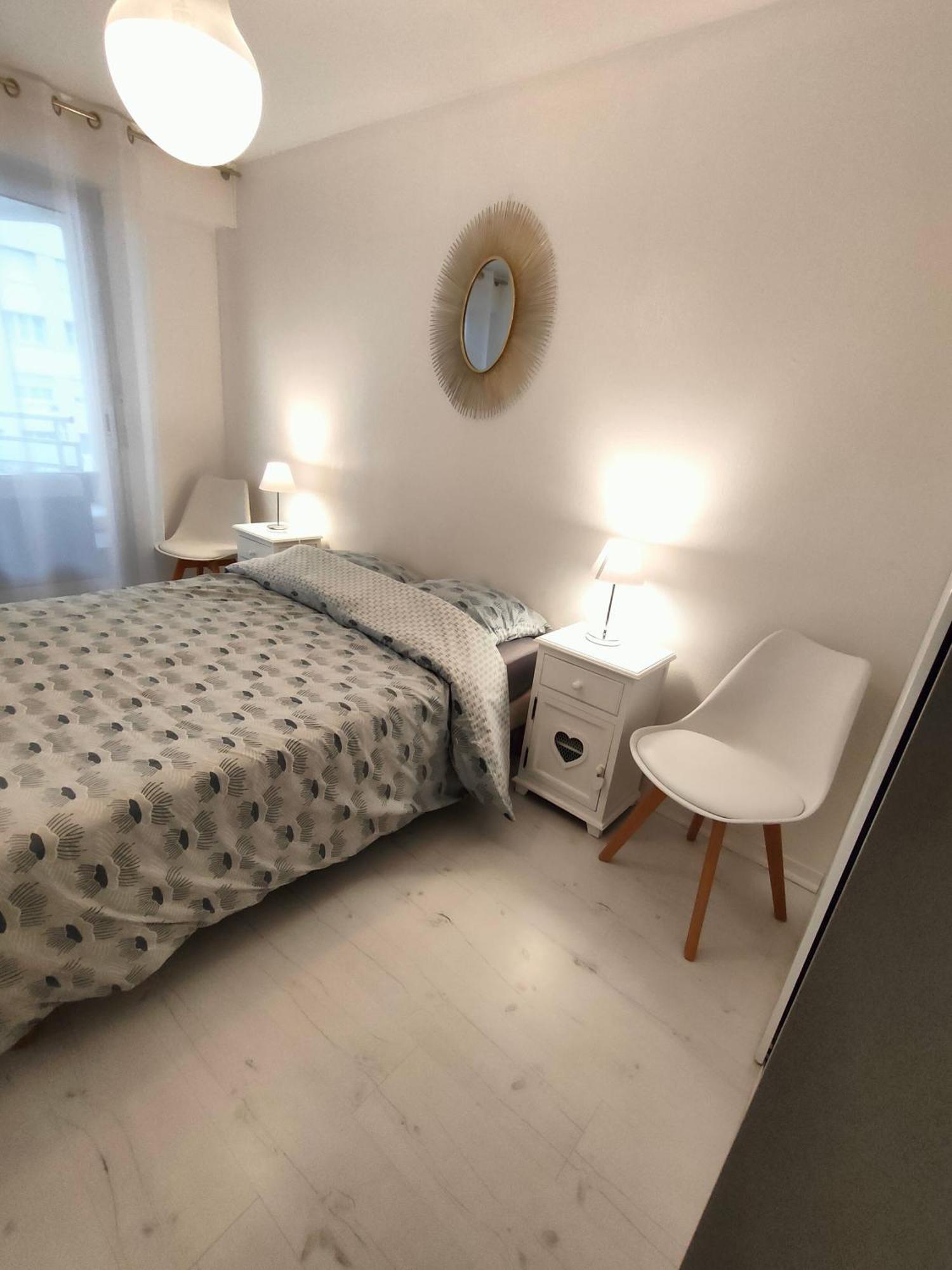Appartement 2 Pieces Avec Une Grande Terrasse, 3 Etoiles, Wifi, Box Pour Vehicule Et Velos Les Sables-d'Olonne Ngoại thất bức ảnh