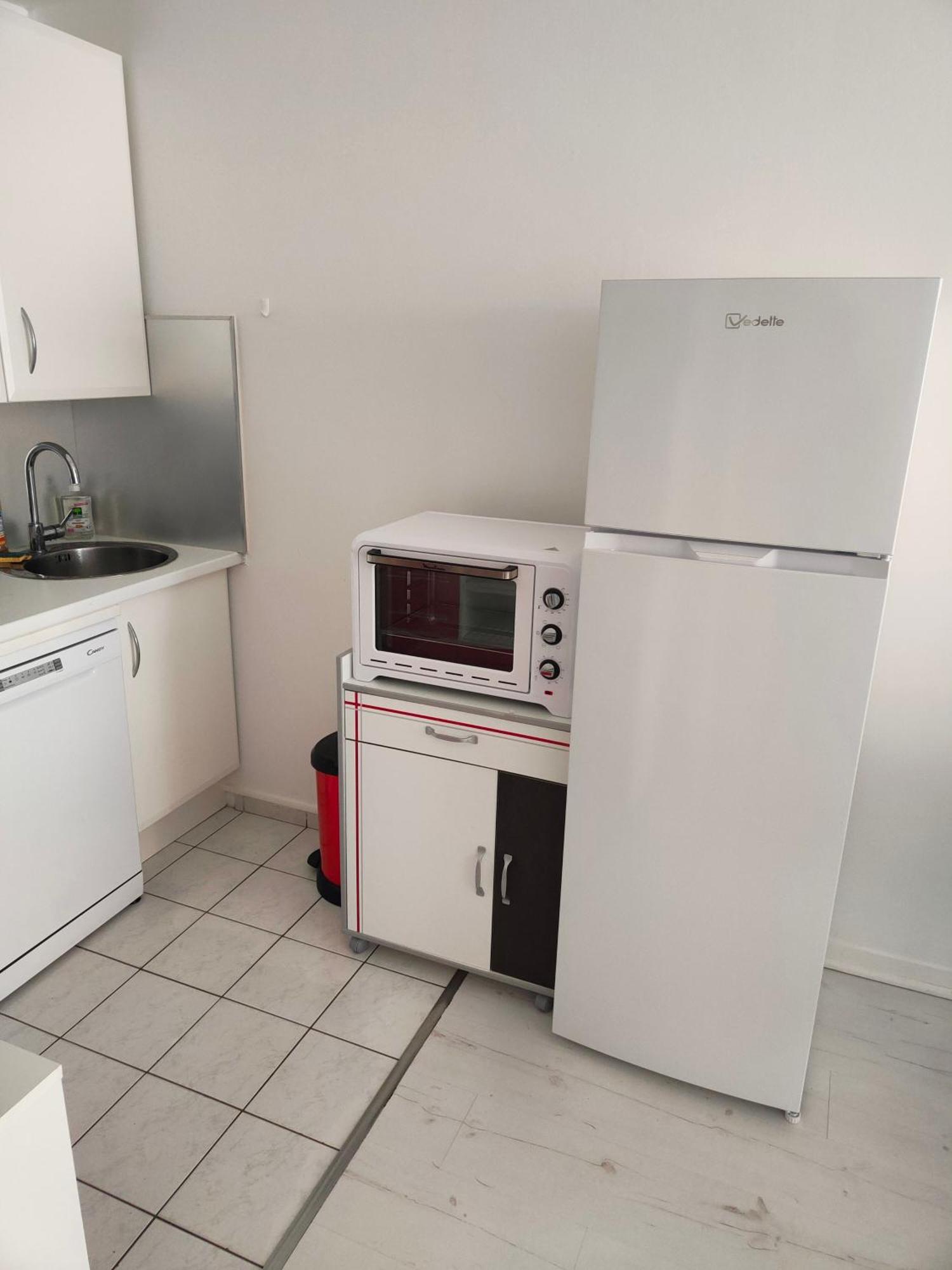 Appartement 2 Pieces Avec Une Grande Terrasse, 3 Etoiles, Wifi, Box Pour Vehicule Et Velos Les Sables-d'Olonne Ngoại thất bức ảnh