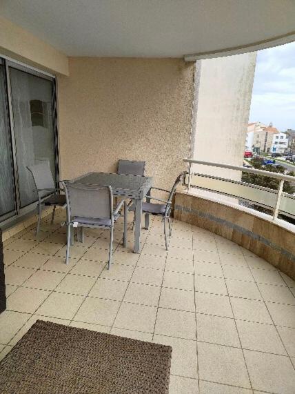 Appartement 2 Pieces Avec Une Grande Terrasse, 3 Etoiles, Wifi, Box Pour Vehicule Et Velos Les Sables-d'Olonne Ngoại thất bức ảnh